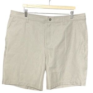 32 Degrees Cool Men's Stretch Performance shorts Size 40 NWT